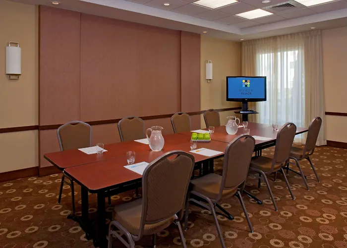 Hyatt Place Airport 3*