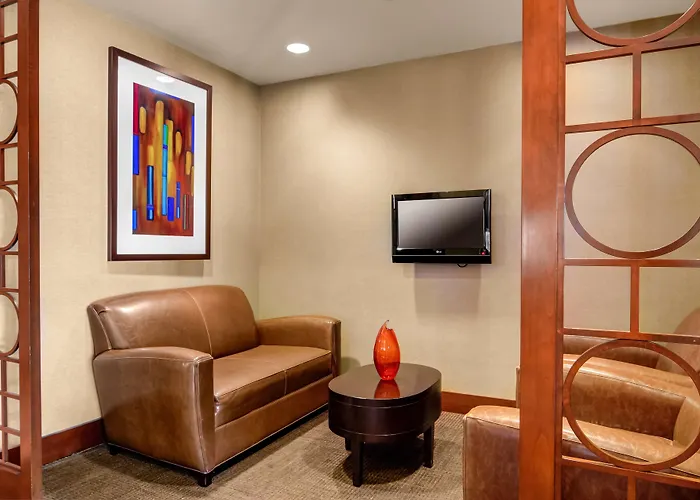 Hyatt Place Airport 3*